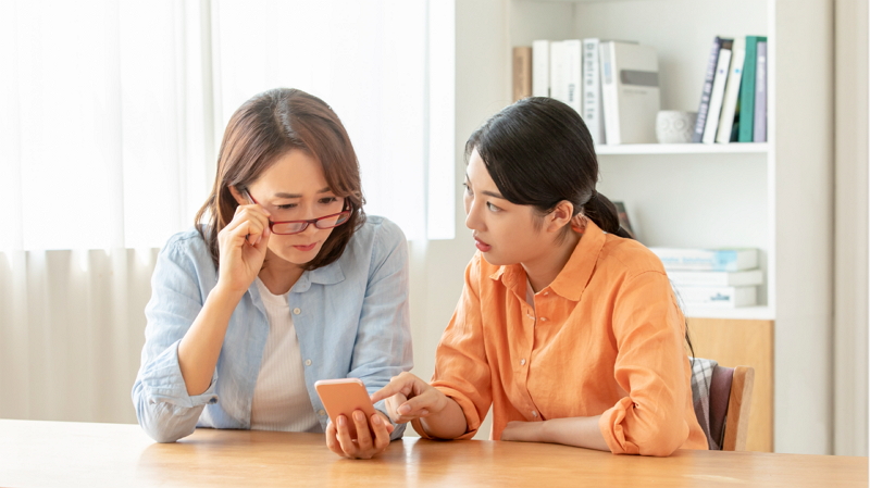 모르는 사이에 활짝 오픈? 알수록 제대로 보호하는 ‘모바일 개인정보’