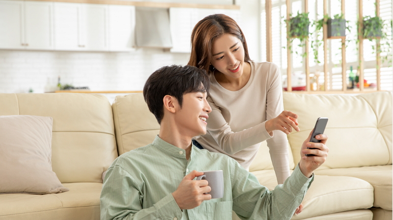 모르는 사이에 활짝 오픈? 알수록 제대로 보호하는 ‘모바일 개인정보’